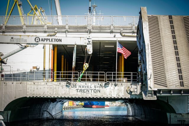  Mbërrin anija e Marinës Amerikane në Portin e Durrësit, detajet e para për ardhjen e “USNS Trenton”