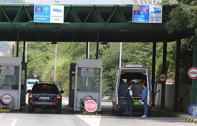  Dramë në kufirin e Bllacës – Me letërnjoftimin e një tjetri personi i cili ishte në kërkim tentoi ta kaloj kufirin, arrestohet nga policia