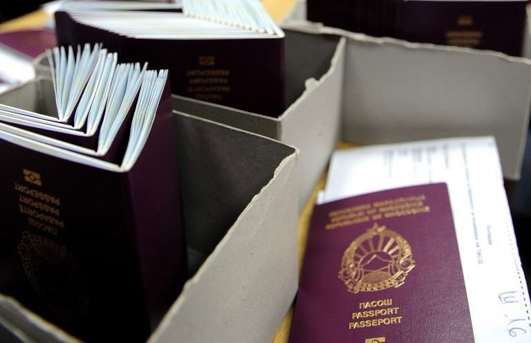  Ja sa mijë mërgimtarë mund të kthehen në shtëpi për shkak të pasaportave që u del afati