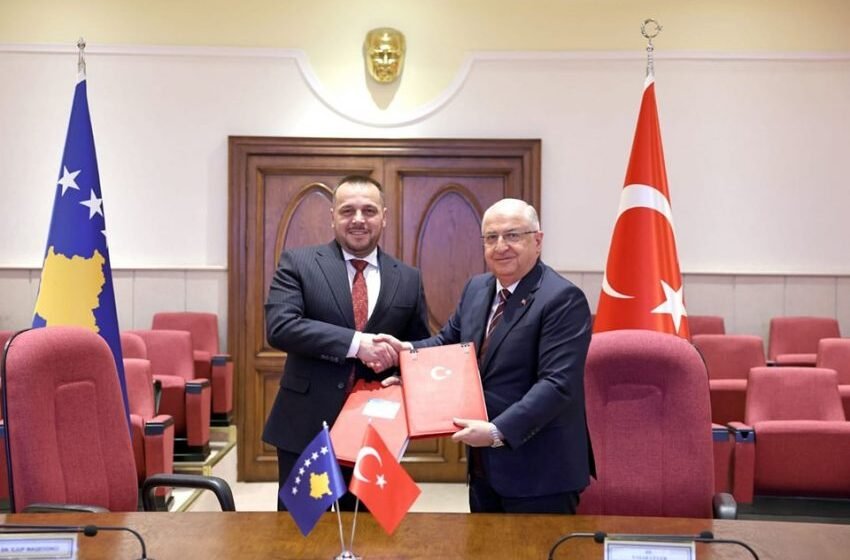  Kosova dhe Turqia nënshkruajnë marrëveshje ushtarake