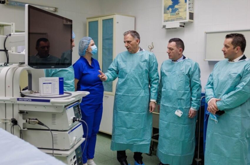 Demiri: Me laparoskopin modern do të kryhen 800 ndërhyrje në vit në kirurgjinë pediatrike