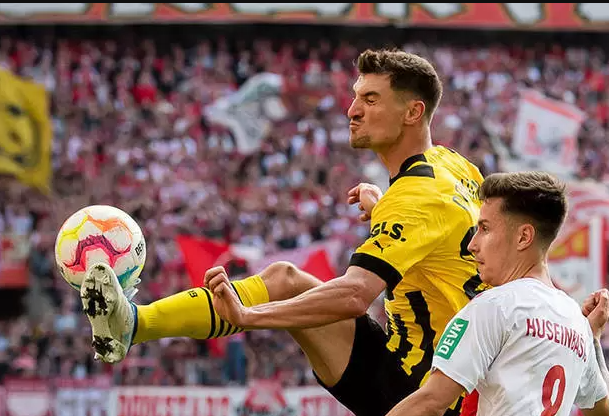 Ylli belg lë Borusia Dortmund për t’u transferuar te Trabzospori në Turqi