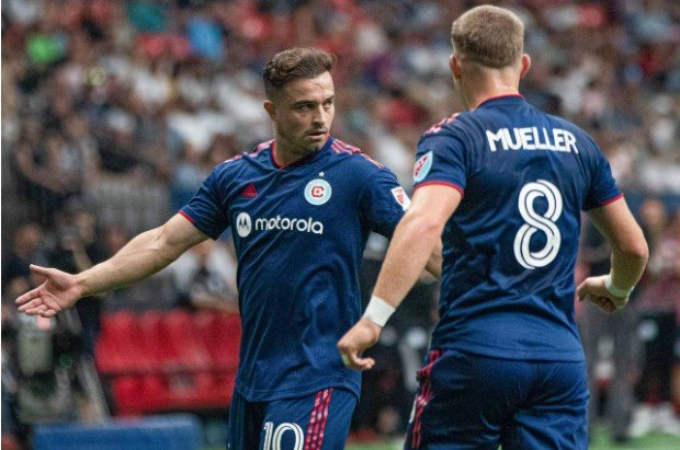 Xherdan Shaqiri shënon një eurogol nga goditja e lirë
