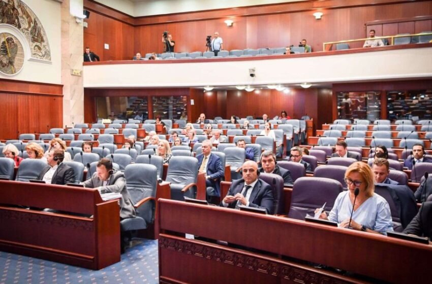  Dhjetë deputetët që kanë folur më shumë, asnjë shqiptar (Foto)