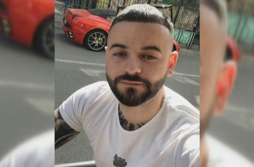 Rrëfimi tronditës i nënës së Aleksandër Sadikajt: Vrasësi i djalit erdhi në funeral dhe i mbajti arkivolin