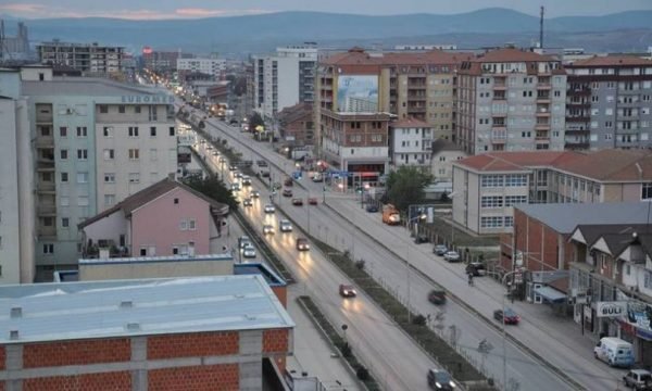 E la vetë fëmijën për 6 orë – kaq vite burgim rrezikon nëna nga Fushë Kosova