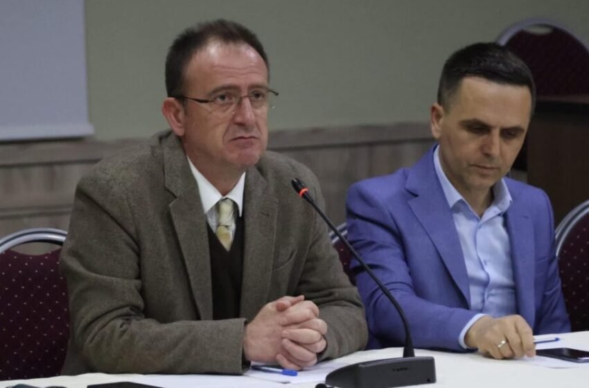  Taravari dhe Kasami takojnë akademikët dhe intelektualët