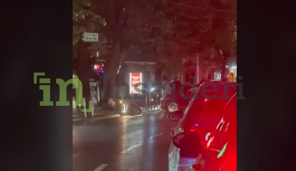 Aksident mes një veture dhe një motoçiklete në Prishtinë  pamje nga vendi i ngjarjes