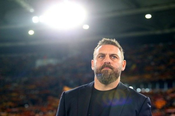  Zyrtare, Roma vendos për të ardhmen e De Rossit