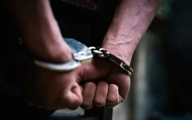  Arrestohet këngëtari i njohur