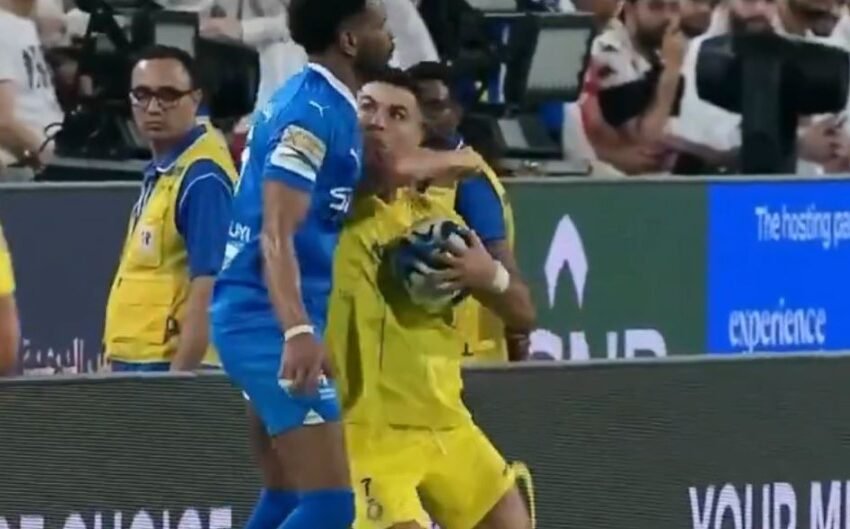  VIDEO / Kristiano Ronaldo del nga vetja, godet kundërshtarin me bërryl