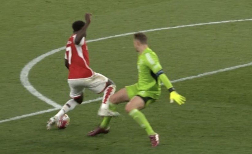  Arsenali pretendon për një penallti ndaj Saka-s