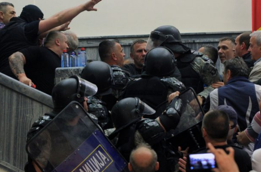  LSDM thotë se “27 prilli” nuk guxon të përsëritet: Pjesëmarrësit ishin dhunues, jo mbrojtës të Kushtetutës siç thotë Mickoski e Siljanovska