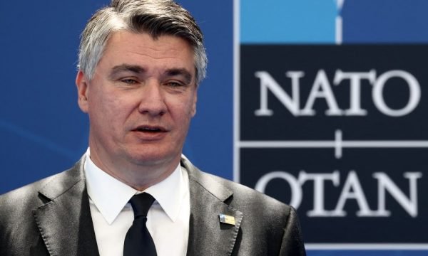  Presidenti kroat: Vuçiq ma çoi një letër 5 faqëshe, por ne e mbështesim Kosovën në KiE