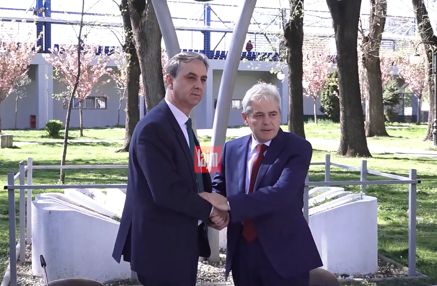  Lidhja Demokratike e Boshnjakëve pjesë e Frontit Europian, Ahmeti nënshkroi marrëveshje me Munir Kollashinac (Video)