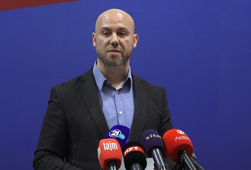  VLEN: Derisa Bujar Osmani flet për vlera europiane, Artan Grubi kurdis tendere me nëntokën serbo-ruse