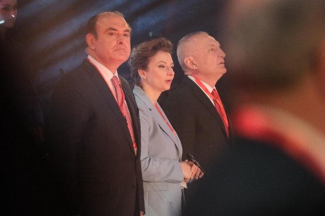  Zero surpriza nga Konventa, Ilir Meta fiton si Enver Hoxha, Erisa Xhixho zv.Presidente siç pritej!