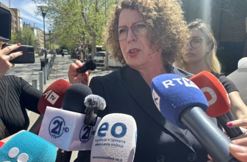  Ministrja Hajdari përfundon intervistimin në Prokurorinë Speciale, nuk tregon për çka u intervistua