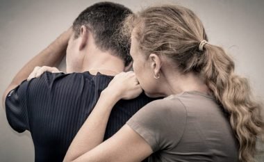  Përhapja e qelizave malinje në gjëndrat limfatike ndodh në një fazë të caktuar të kancerit