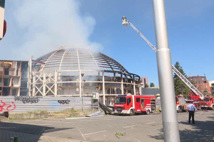  Nisi hetimi pas zjarrit në sallën Universale në Shkup