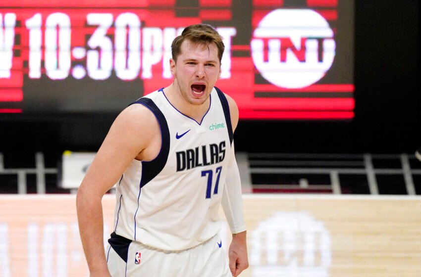  Dallasi barazon serinë me Oklahomën, Klivlendi befason Bostonin
