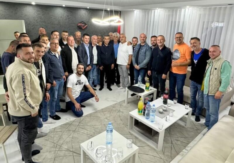  Familja e lavdishme e UÇK nga Kumanova mbështetje për opozitën shqiptare