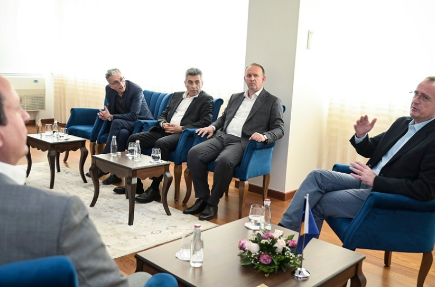  Albin Kurti takoi liderët e koalicionit VLEN: Është hera e parë që opozita shqiptare arrin mbi 100.000 vota