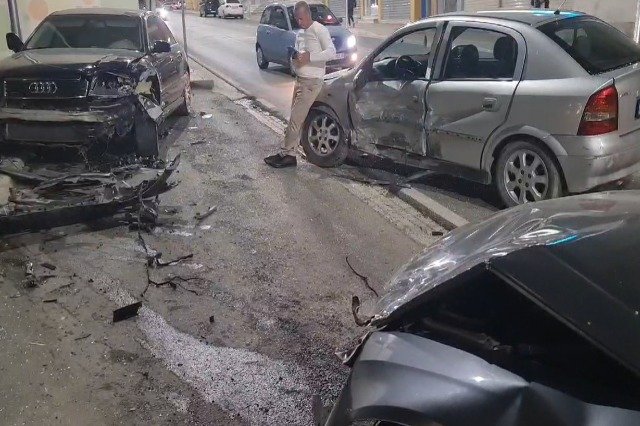  Aksident i trefishë në Vlorë, dyshohet për disa persona të plagosur