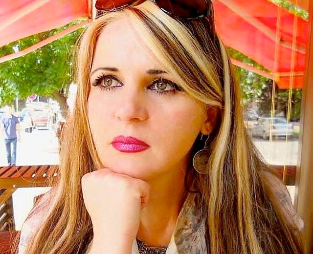  Momentalisht krejt populli është i çuditur se pse Ilir Meta e ka lënë gruan