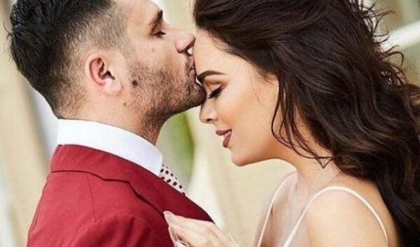  Arsyeja e divorcit? Besi i kërkoi Xhensilës të hiqte dorë nga pasuria