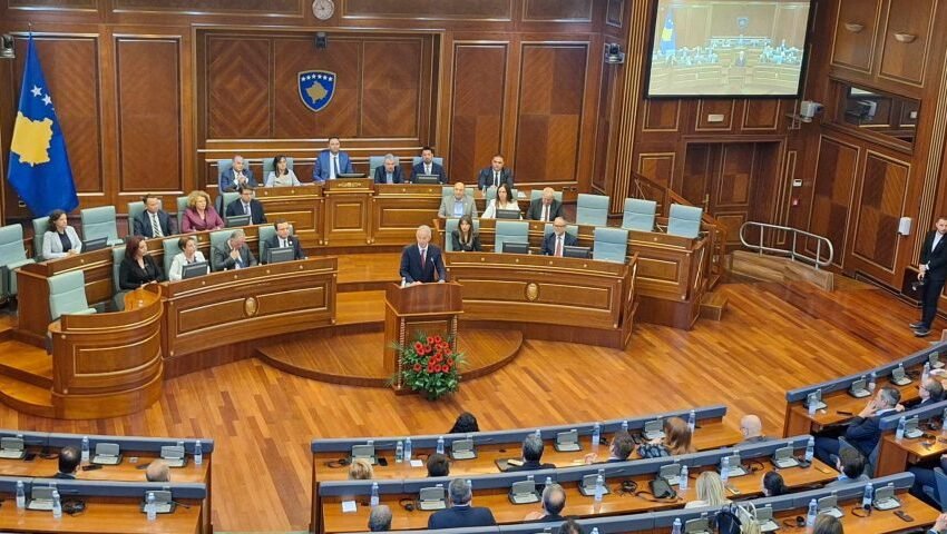  Blair në Kuvend: Kujtojmë të gjithë ata që dhanë jetën për Kosovën e lirë