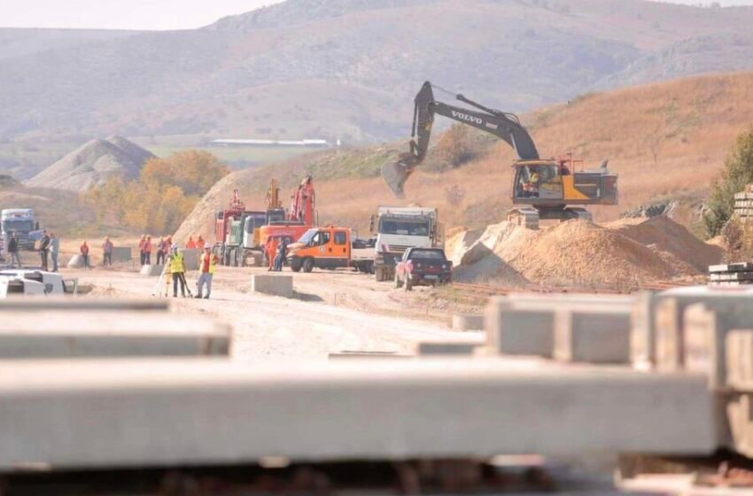  Shqipëria lëshoi në përdorim një pjesë të Korridorit8, pjesa nga ana e Maqedonisë nuk është askund