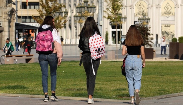  Përfundon viti shkollor për nxënësit e shkollave të mesme, filloristët vazhdojnë deri më 17 qershor