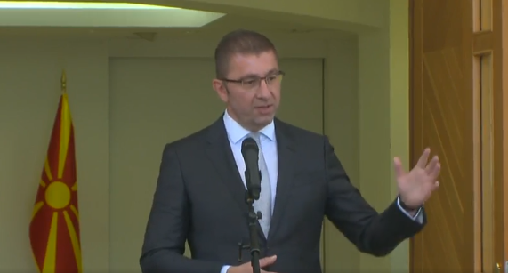  Mickoski-Gashit: Të kërkojë falje nëse thotë se atdheu i tij është Kosova!