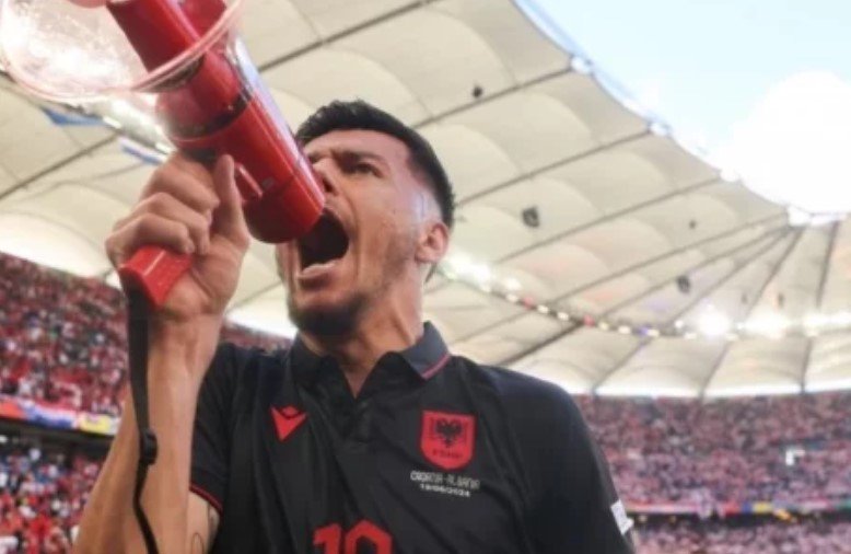  Mirlind Daku reagon pas ngjarjeve të fundit, kërkon falje për sharjet pas ndeshjes me Kroacinë