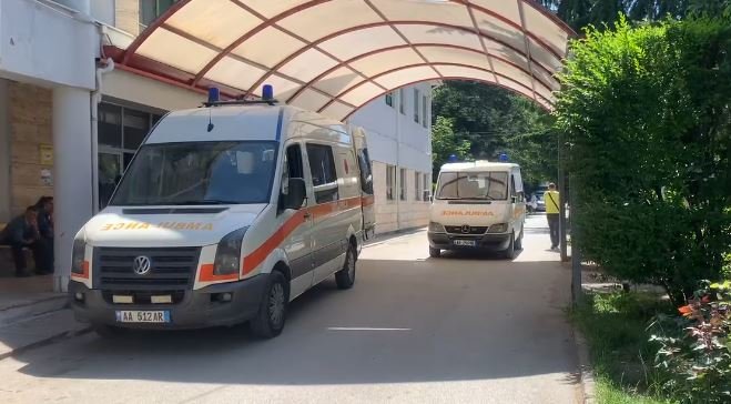 Emri/ Konsumoi sasi të konsiderueshme medikamentesh, vdes 59-vjeçari në Korçë