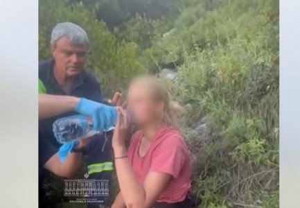  VIDEO/ Kishte humbur kontaktet prej disa ditësh në Malin e Çikës, gjendet shëndoshë e mirë turistja franceze