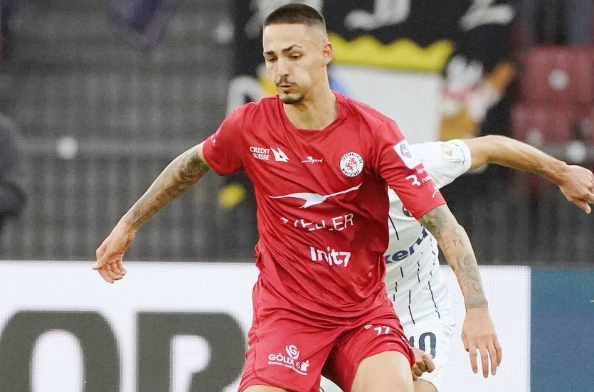  Elbasani e Balkani në garë për mesfushorin kosovar me pasaportë zvicerane