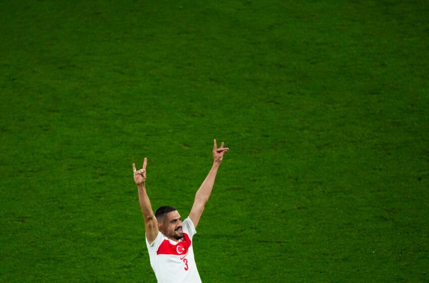  Demiral rrezikon pezullimin nga UEFA për festimin me “ujqërit”?!