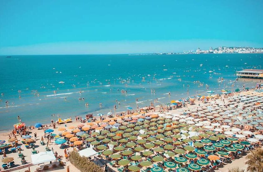  Vdes një person në plazhin e Durrësit