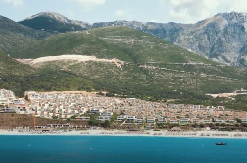  “Samir Mane po na merr ujin!” Si po mbesin pa ujë banorët e fshatrave në Paslasë për shkak të rezidencës luksoze “Green Coast”
