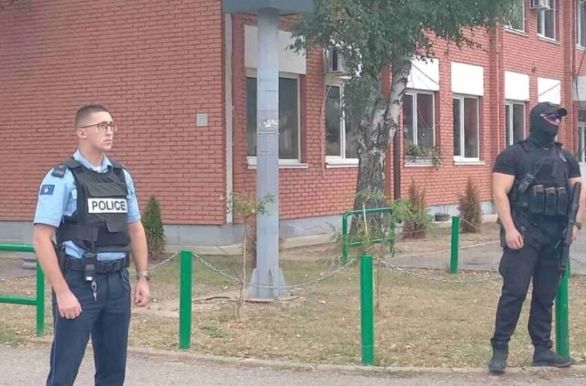  Policia e Kosovës aksion në veri, u mbyllën pesë institucione paralele