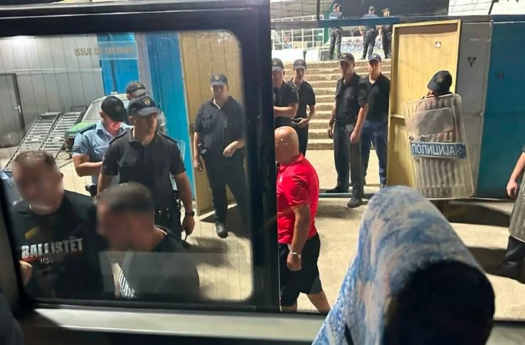  Përzënia nga tribuna e tifozëve të grupit “Ballistët” në Strumicë, nxit reagime