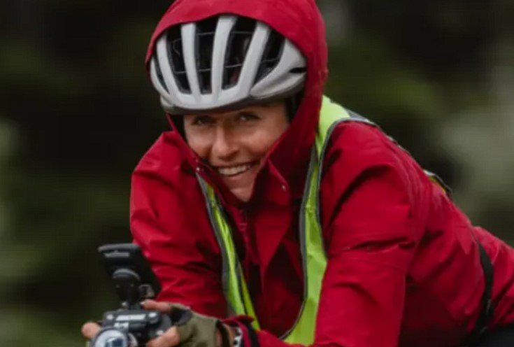  Çiklistja amerikane bëhet gruaja më e shpejtë që ka përshkuar globin me biçikletë