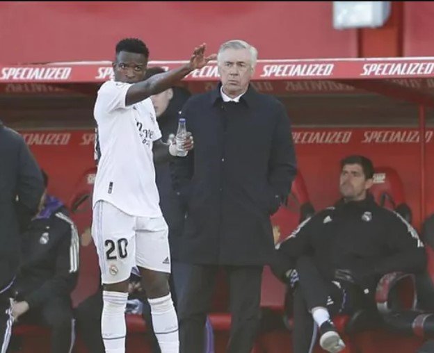  Vinicius Jr rrezikoi me përjashtim me karton te kuq kundër Alavesit