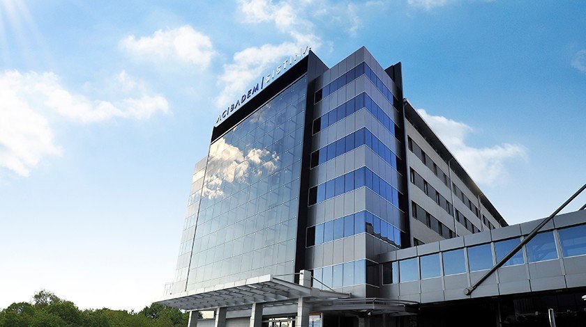  Familja e 18 vjeçarit kërkon ndihmë- Ka lëndime të rënda, një natë në spital kushton 1500 euro