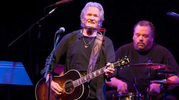  Ndahet nga jeta legjenda e muzikës country, Kris Kristofferson