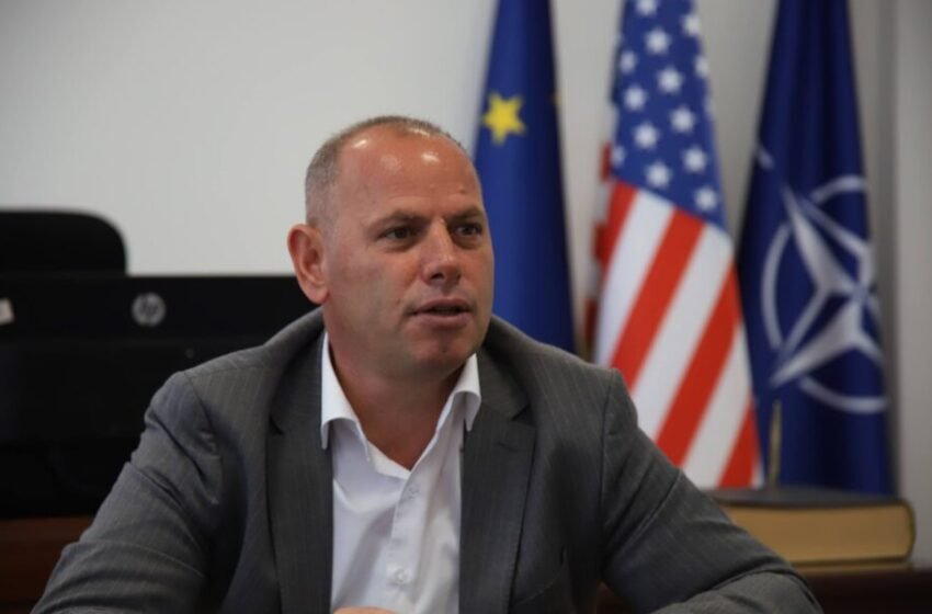  Aktivisti tha se veturën ia dëmtuan “njerëzit e Lladrovcit”- I pari i Drenasit: Po mashtron, ajo veturë është konfiskuar ditë më parë