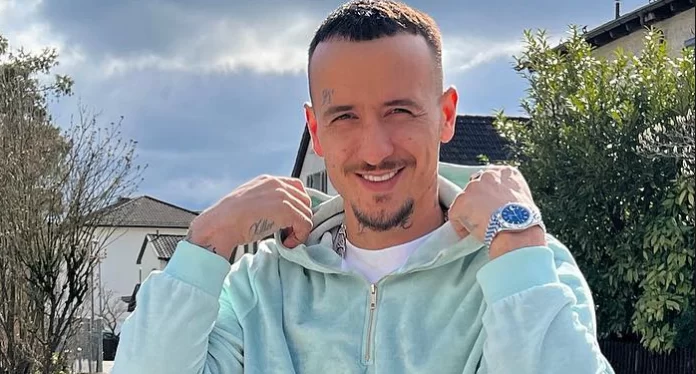  Getinjo me tjetër thënie: Edhe qenit më të keq, një ditë i vjen dita