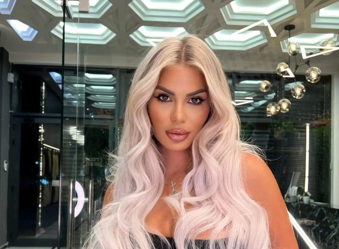  Pas ndarjes, Luana këtu po e shpreh dashurinë